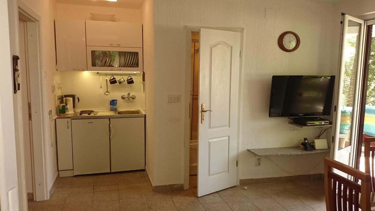 Bg Apartman Sutomore Exterior photo